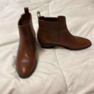 LAUREN RALPH LAUREN, WOMENS 6.5,  LEATHER LIGHT BROWN STACK HEEL BOOTIES